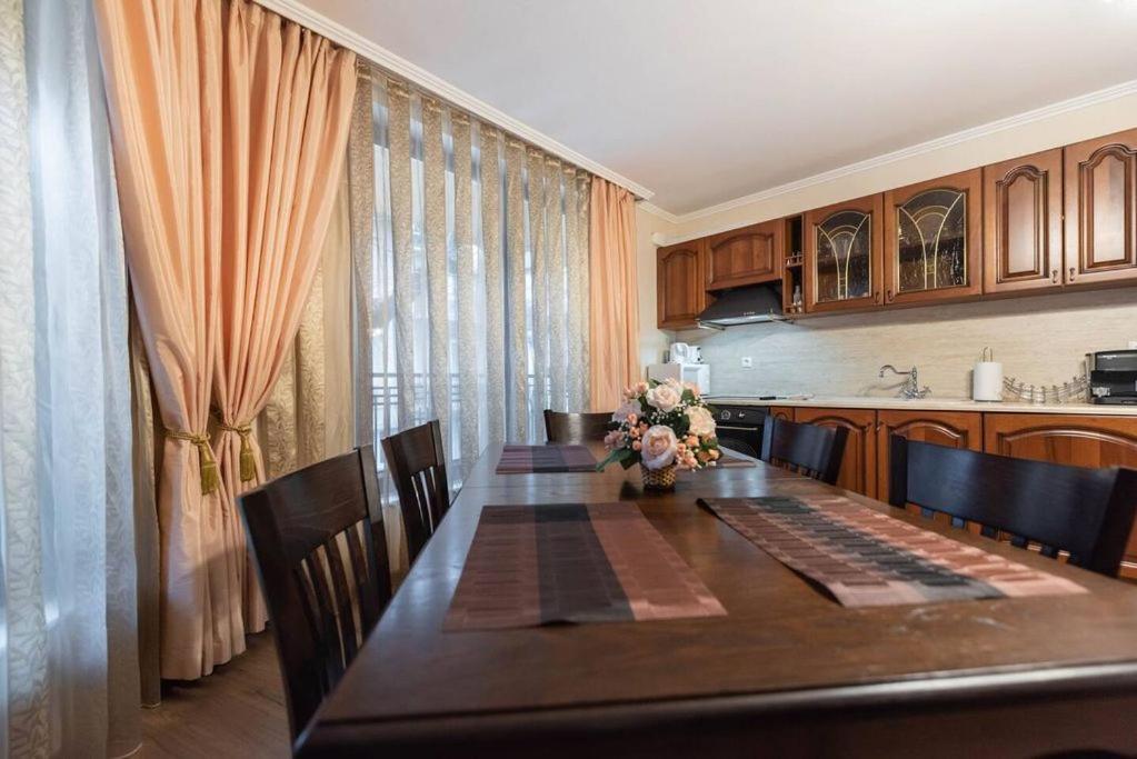 Vazov Residence , Two Bedroom Top Centre Apartment Varna Bagian luar foto