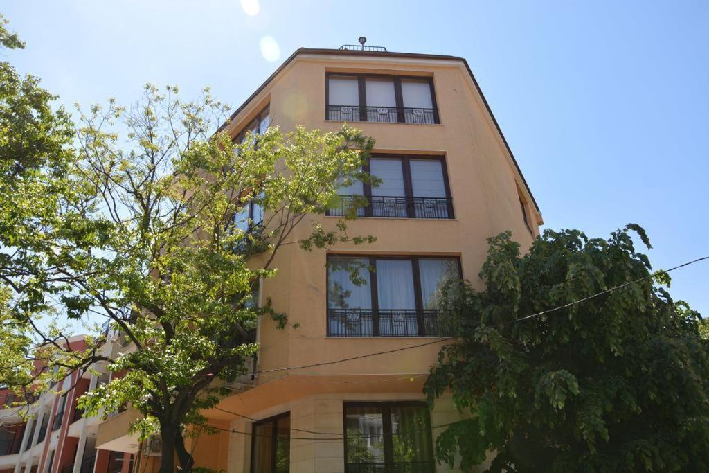 Vazov Residence , Two Bedroom Top Centre Apartment Varna Bagian luar foto