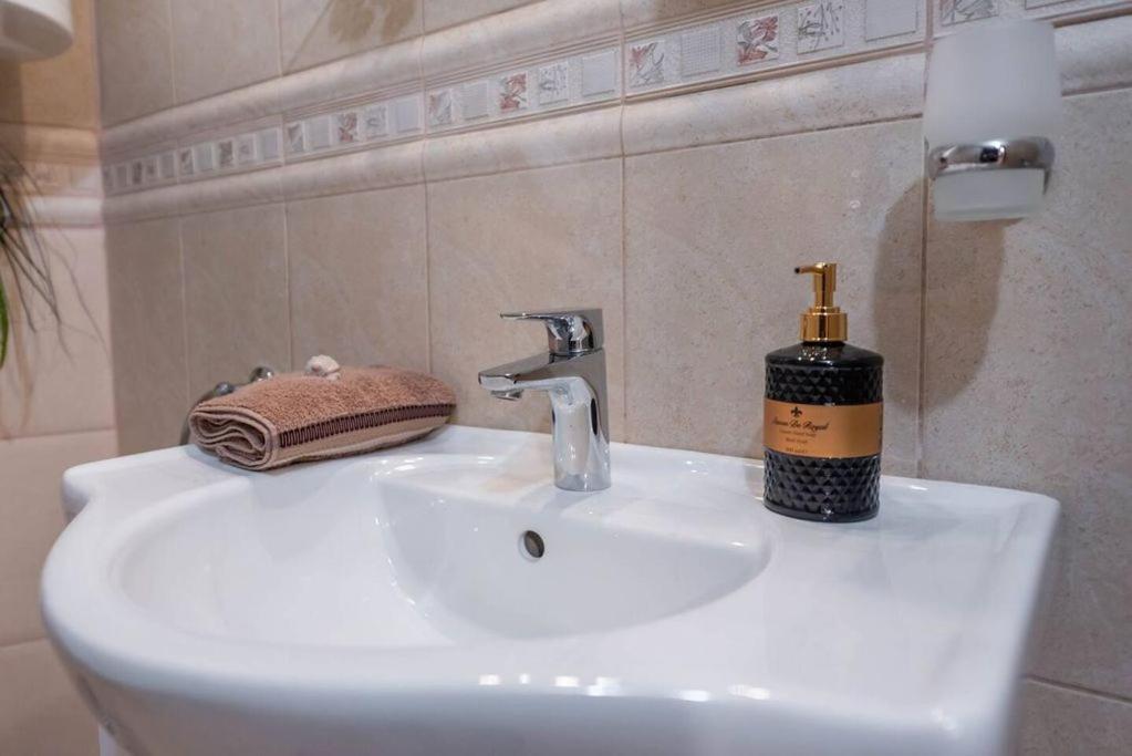 Vazov Residence , Two Bedroom Top Centre Apartment Varna Bagian luar foto
