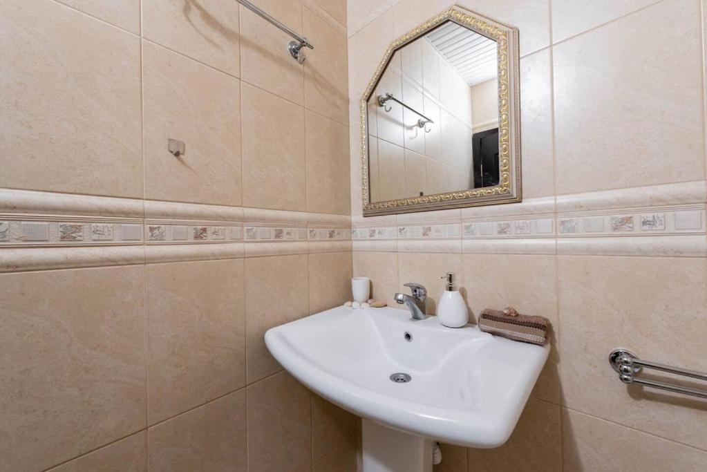 Vazov Residence , Two Bedroom Top Centre Apartment Varna Bagian luar foto